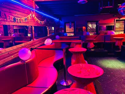 Red Lounge Bar & Grill