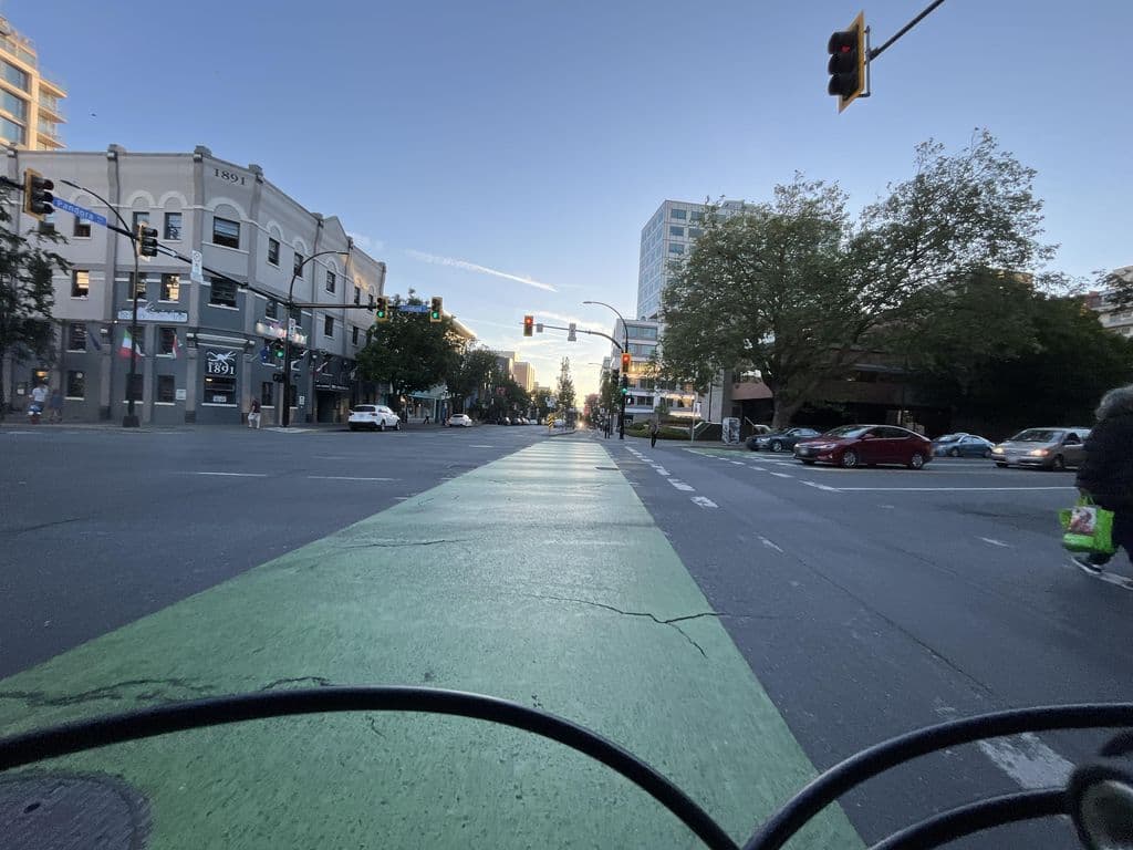 Street view near Ocean Island Lounge