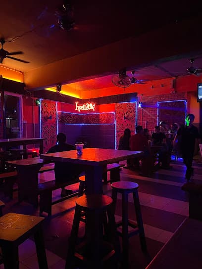 Hyello Cafe & Bistro