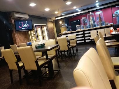 Julio's Lounge