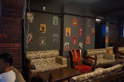 Tarihi Tophane Çınaraltı Nargile Cafe