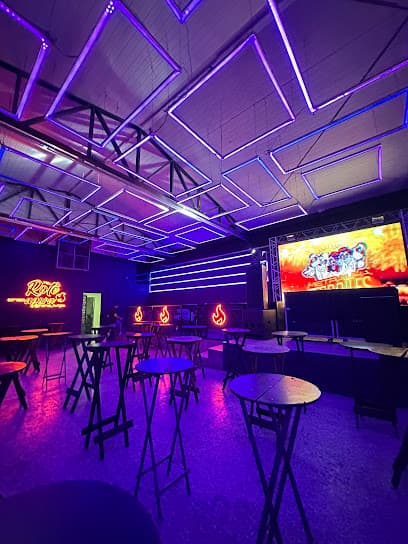 INTENSE LOUNGES