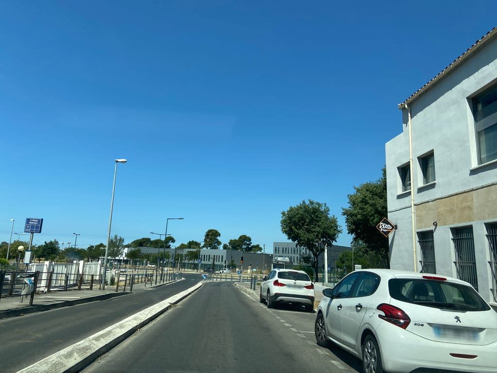 Street view near L'extra Chicha lounge