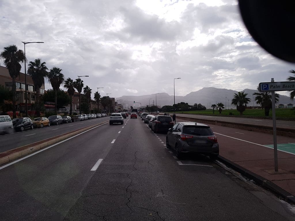 Street view near Glacier Chicha Lounge