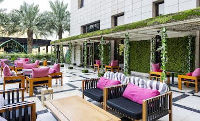 Luxe Lounge