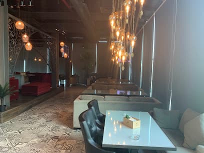 Cube LOUNGE