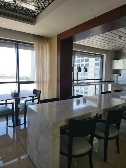 Le Meridian Club Lounge