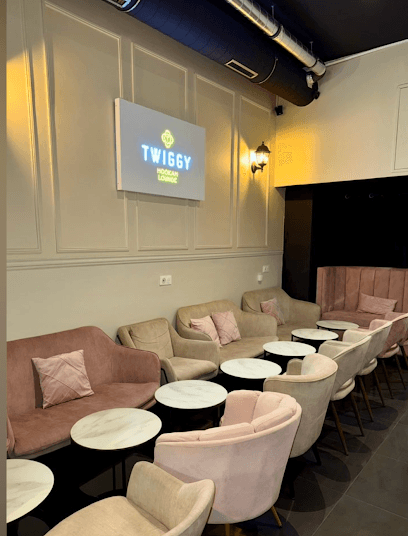 Twiggy lounge