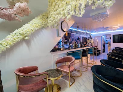 G Luxe Place